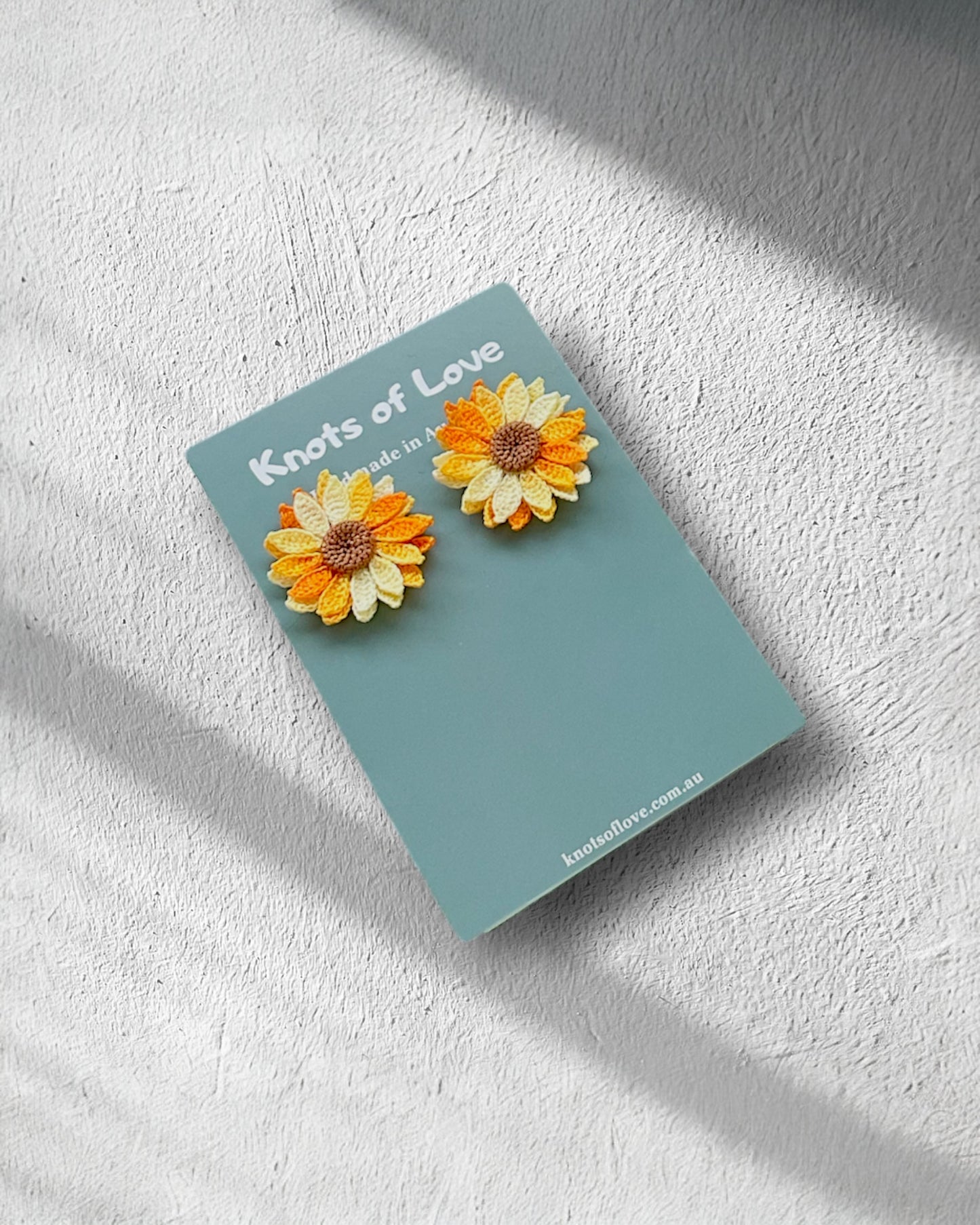SUNFLOWER STUD EARRINGS - YELLOW GRADIENT