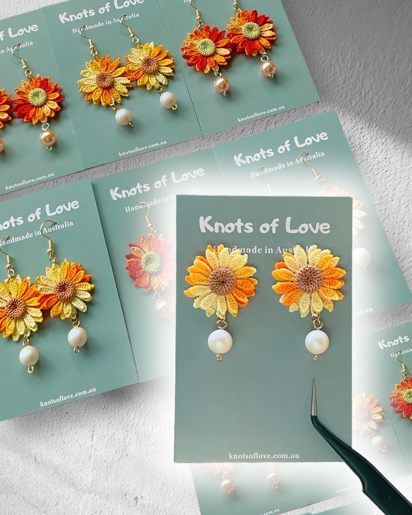 SUNFLOWER STUD EARRINGS (PEARL) - YELLOW GRADIENT