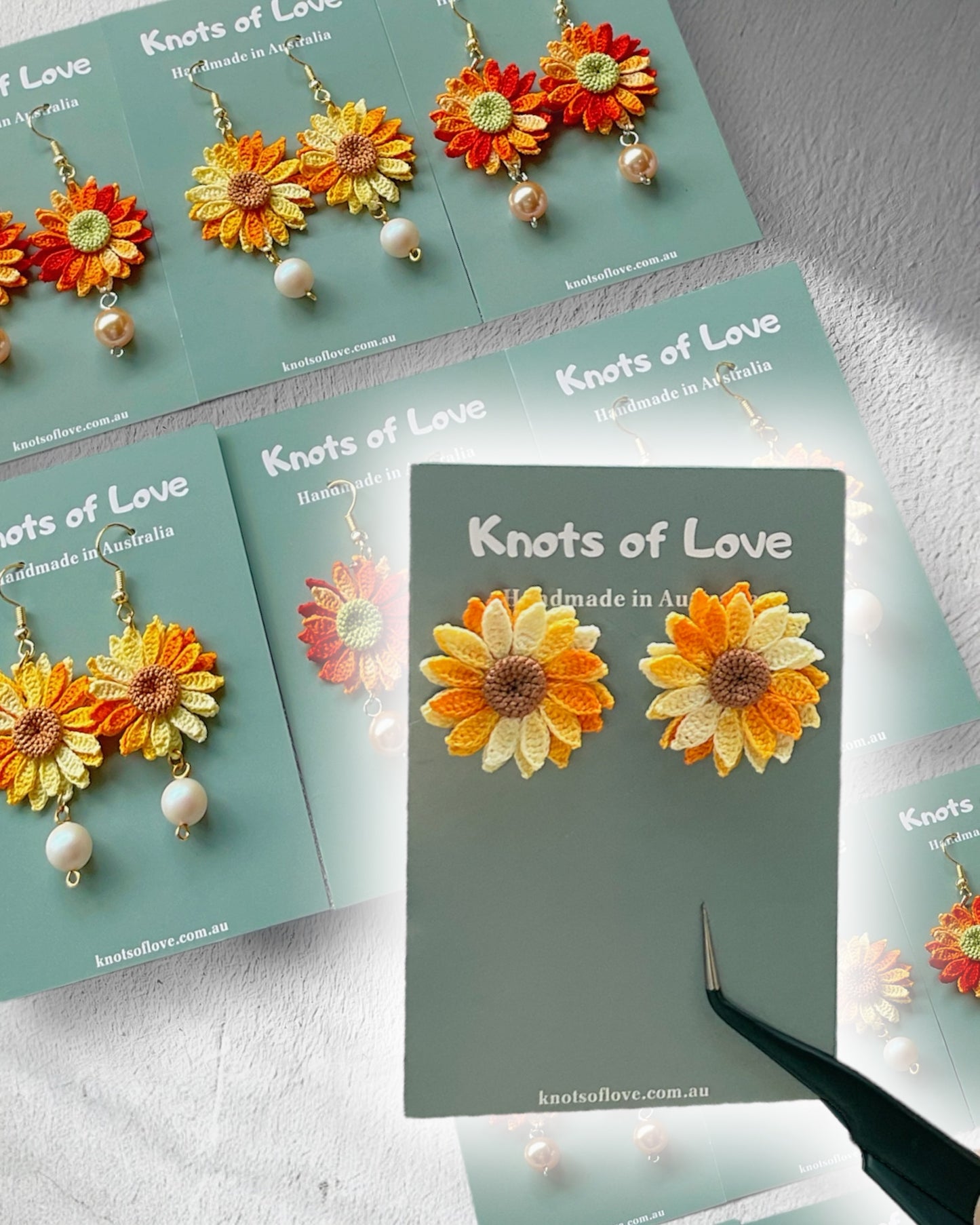 SUNFLOWER STUD EARRINGS - YELLOW GRADIENT