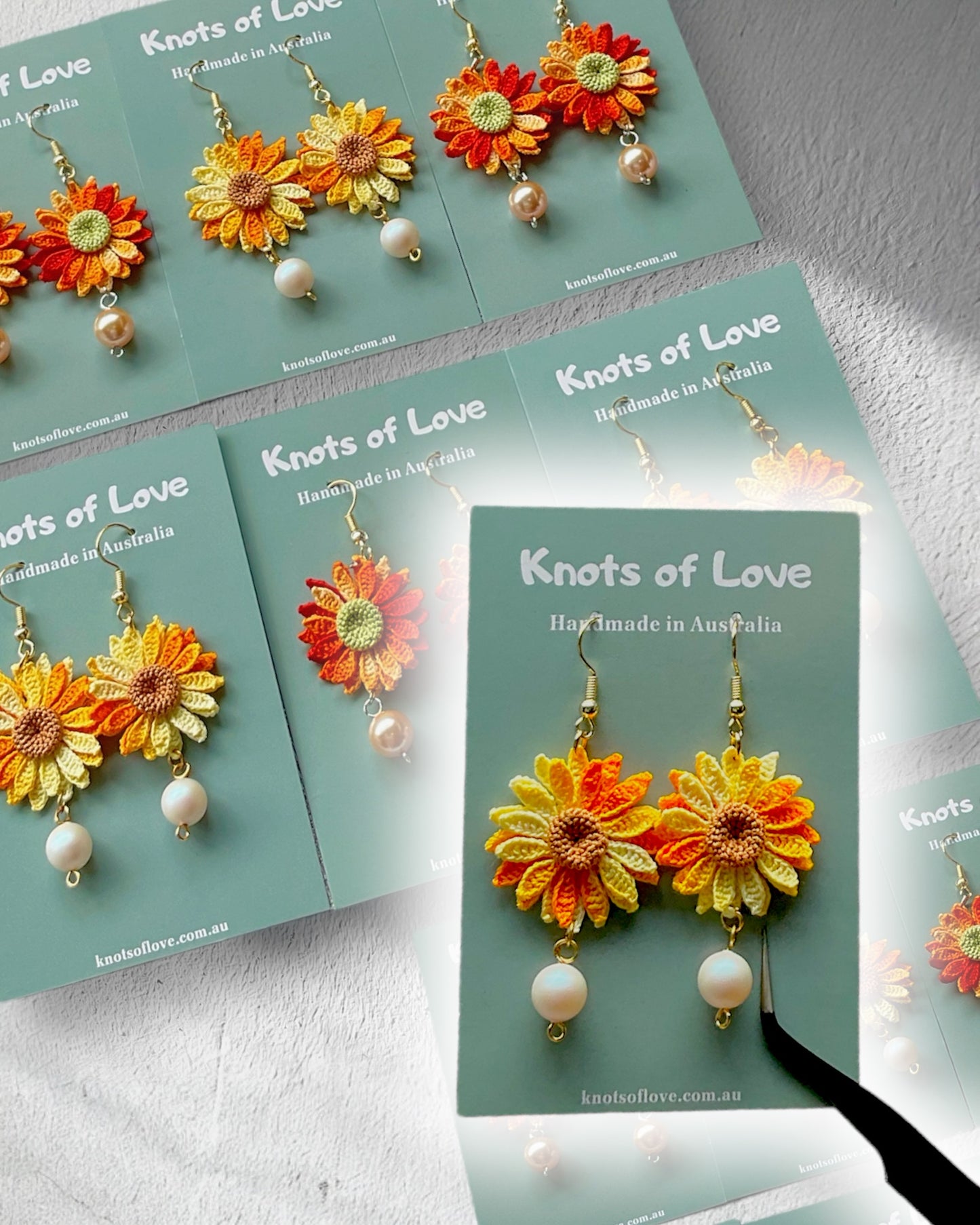 SUNFLOWER DANGLE EARRINGS (L) - YELLOW GRADIENT