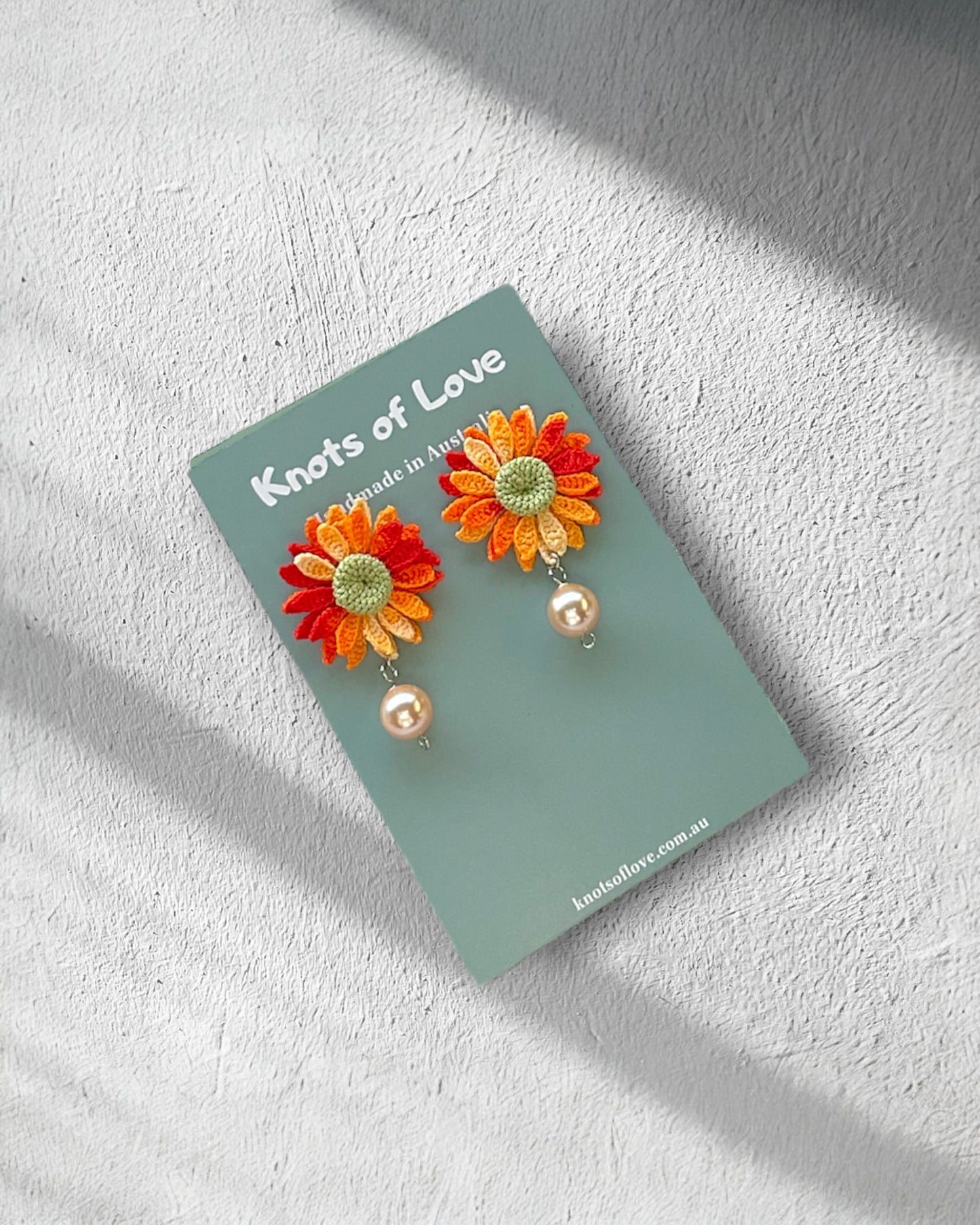 SUNFLOWER STUD EARRINGS (PEARL) - ORANGE GRADIENT